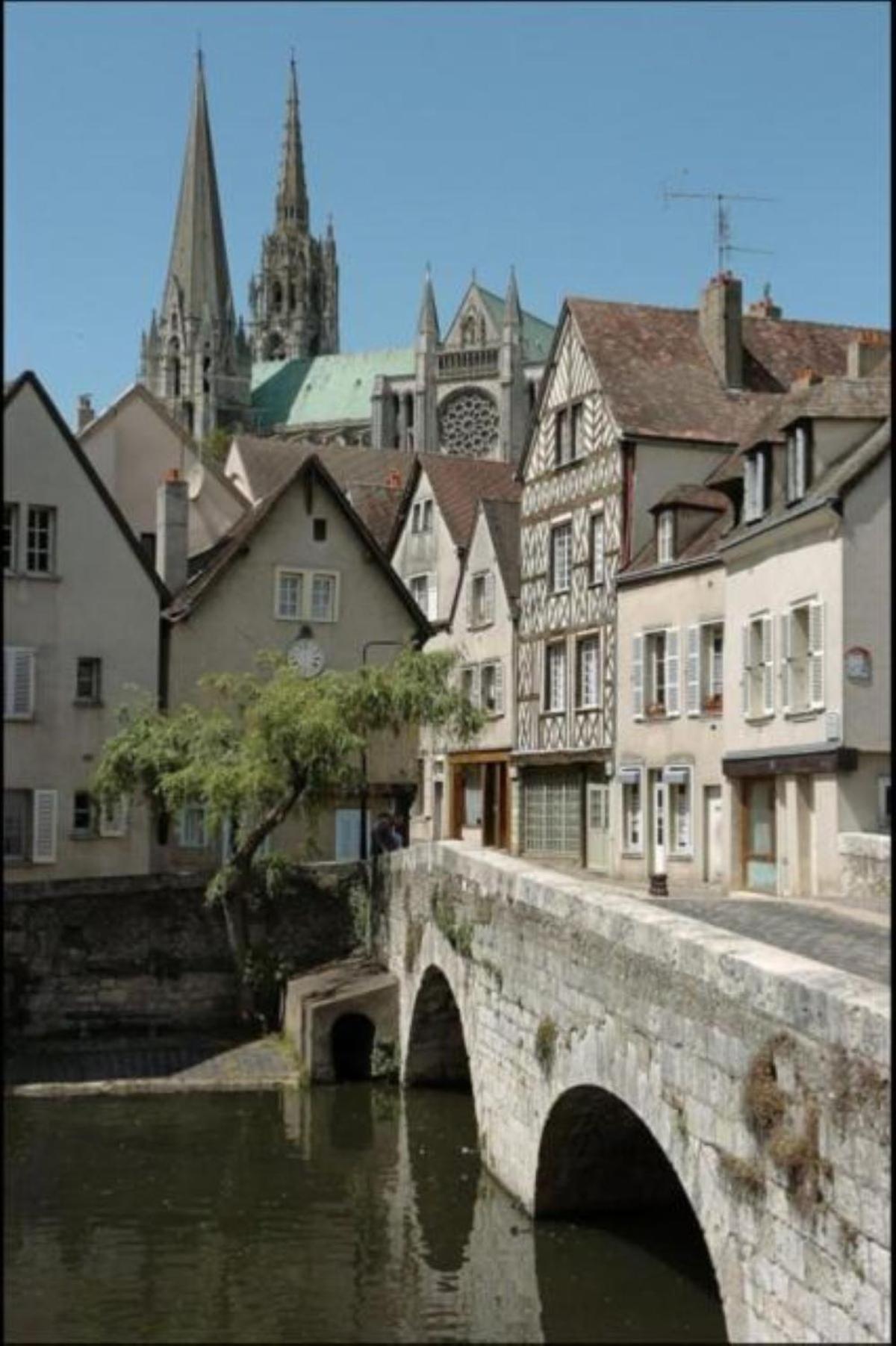 B&B Hotel Chartres Centre Cathedrale 3 Etoiles Luaran gambar